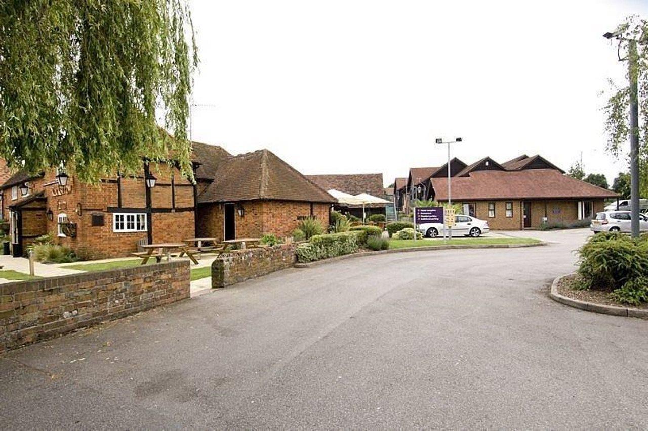 Premier Inn Premier Inn Sandhurst מראה חיצוני תמונה